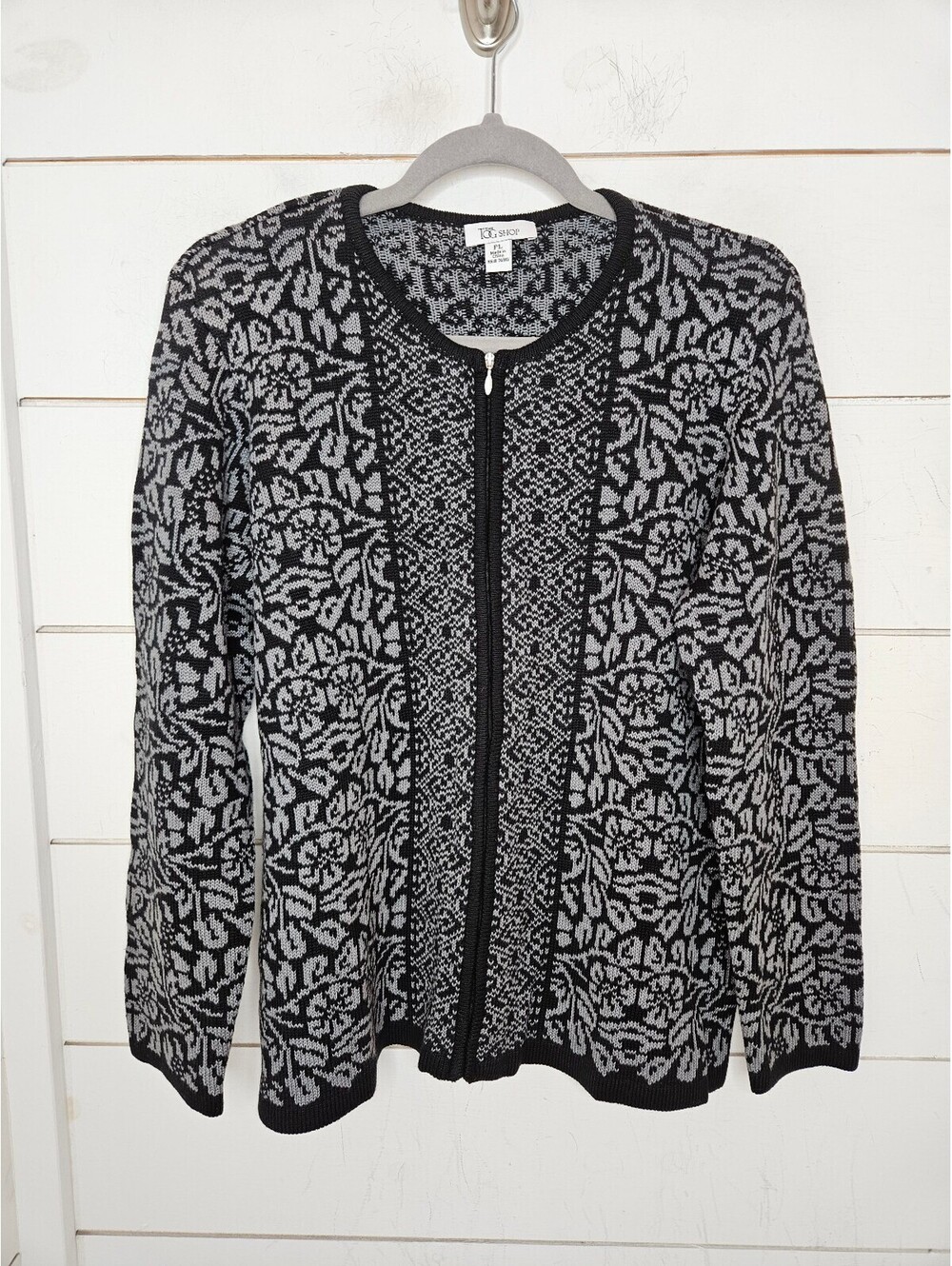 NWOT The Tog Shop large petite grey & black zip front cardigan sweater